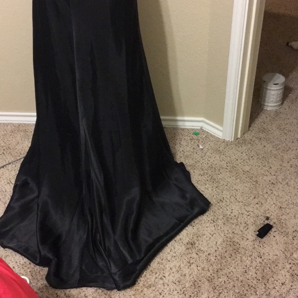 Long black ballgown - Picture 5 of 6